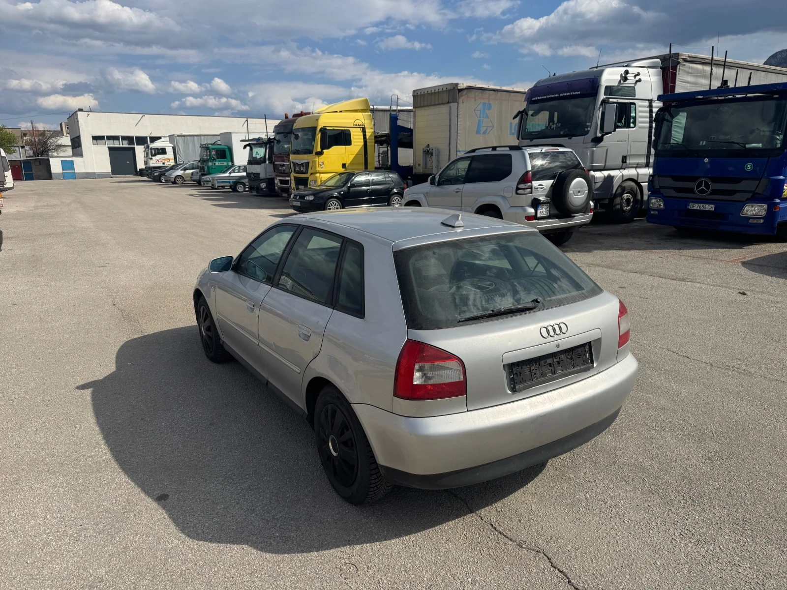 Audi A3 1.6i Automat , снимка 7 - Автомобили и джипове - 54157948