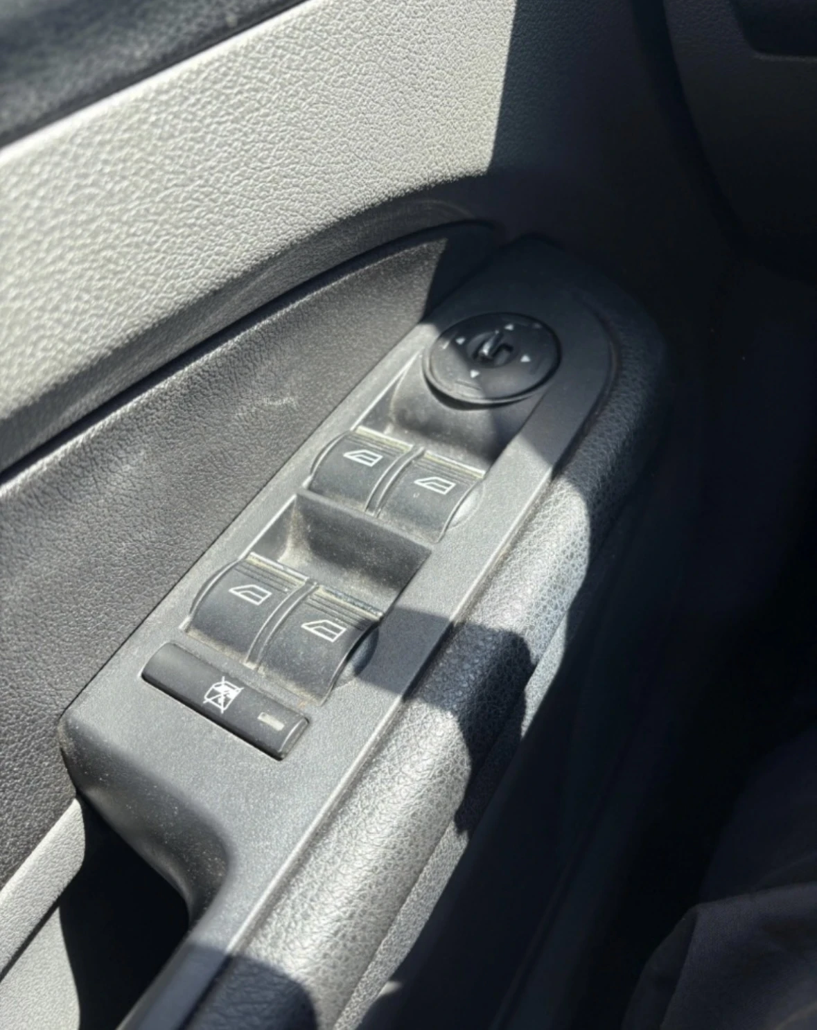 Ford Focus 2.0TDi Automatic, снимка 8 - Автомобили и джипове - 54473870