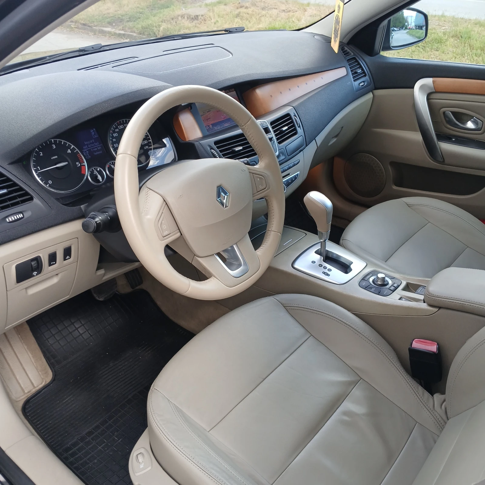 Renault Laguna АВТОМАТИК , снимка 10 - Автомобили и джипове - 54481639
