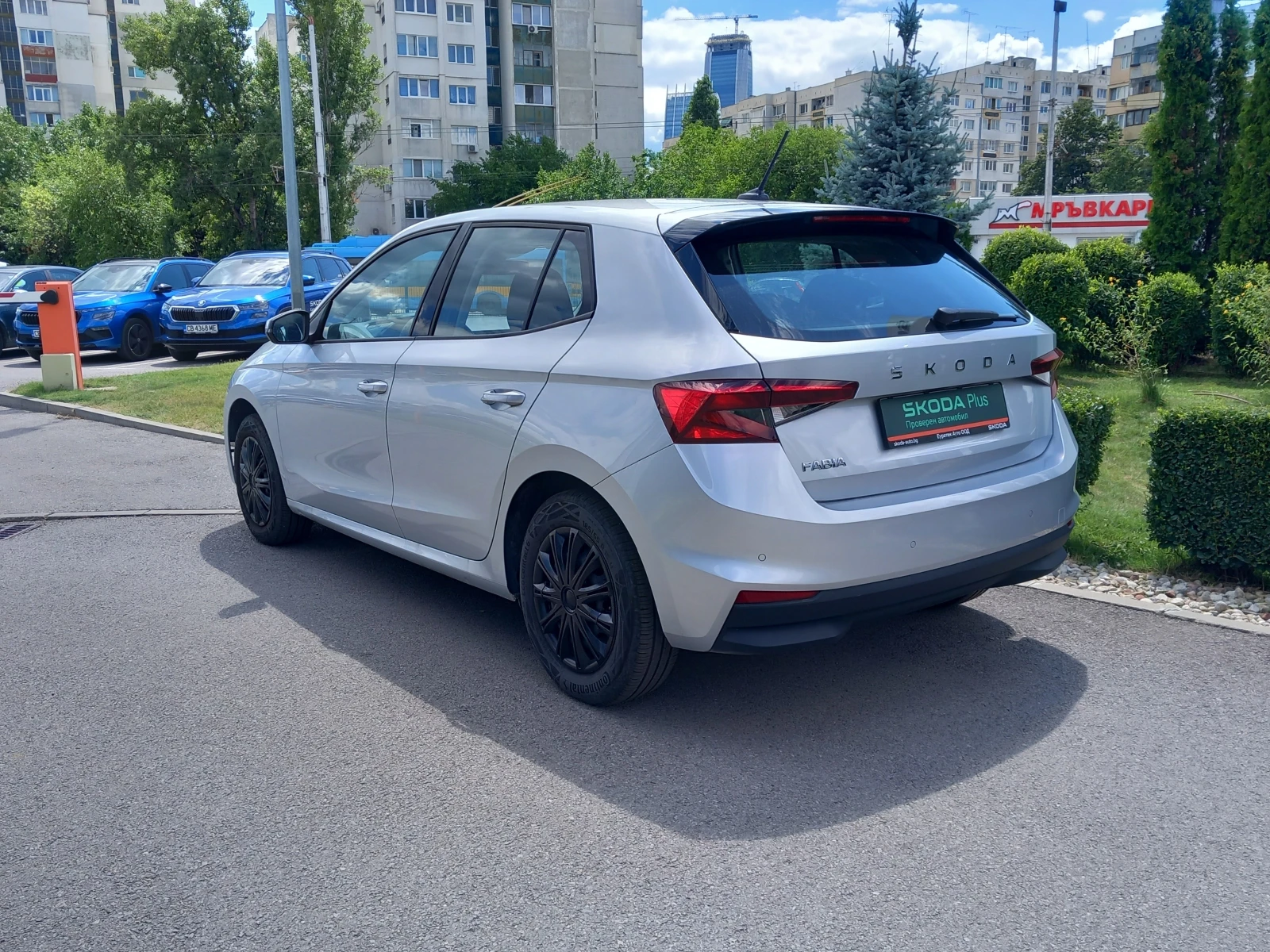 Skoda Fabia 1.0 MPI / 5MT, снимка 4 - Автомобили и джипове - 55414316