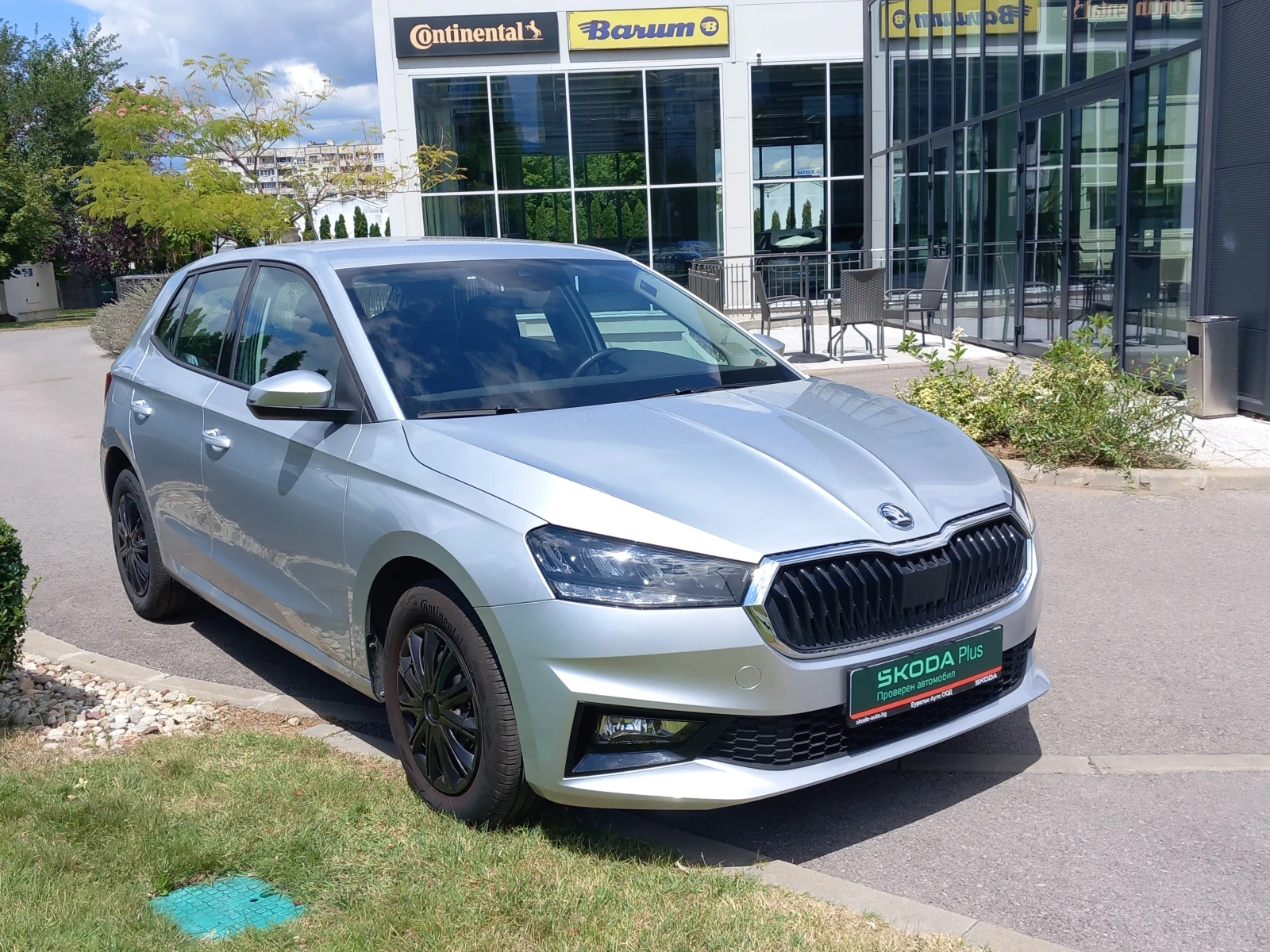 Skoda Fabia 1.0 MPI / 5MT, снимка 2 - Автомобили и джипове - 55414316
