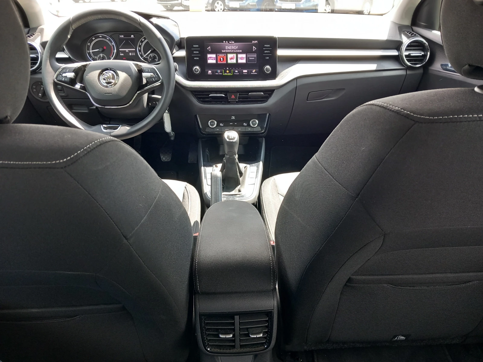 Skoda Fabia 1.0 MPI / 5MT, снимка 9 - Автомобили и джипове - 55414316