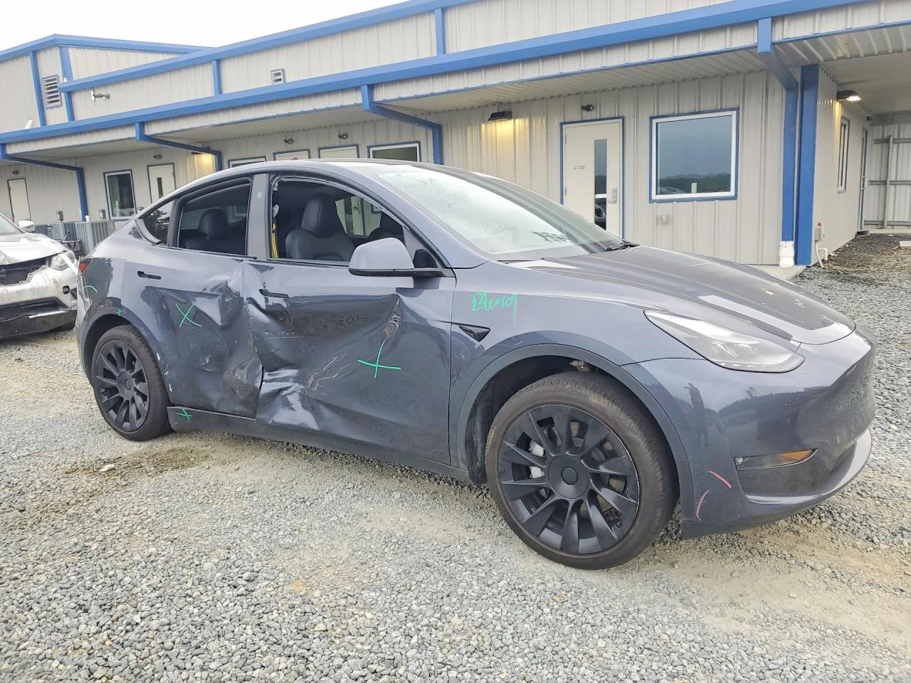 Tesla Model Y Long Range Dual Motor AWD/CARFAX | Mobile.bg � ����������� 4