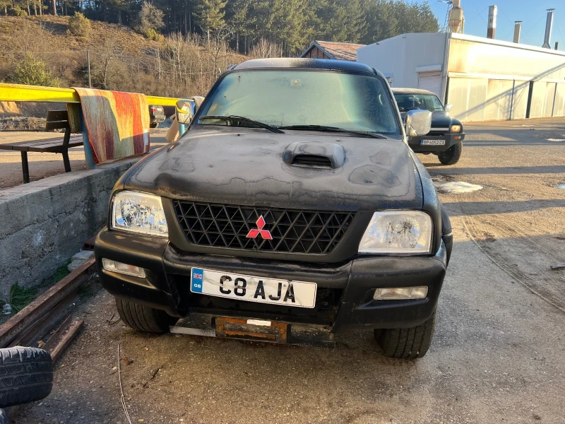 Mitsubishi L200 Бензин, реални км, снимка 2 - Автомобили и джипове - 48384456