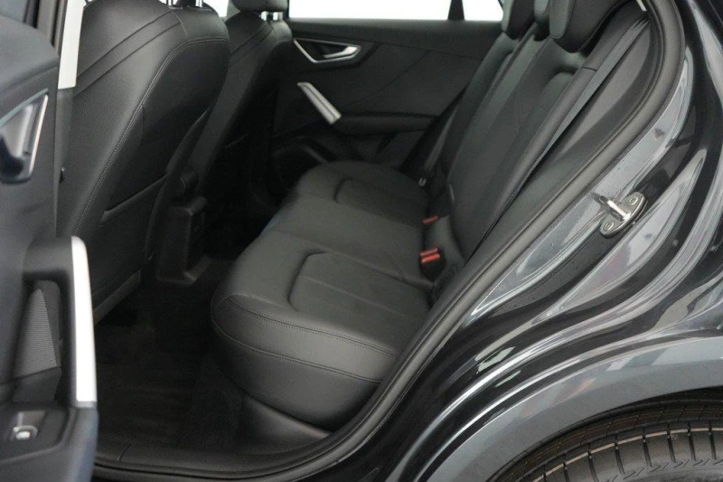 Audi Q2 40TFSI* QUATTRO* LED* DISTR* KEYLESS* , снимка 13 - Автомобили и джипове - 52708901