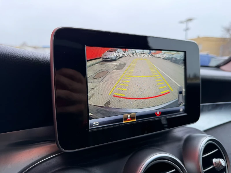 Mercedes-Benz GLC 220 AMG* Панорама* Подгрев* Камера, снимка 16 - Автомобили и джипове - 52884532