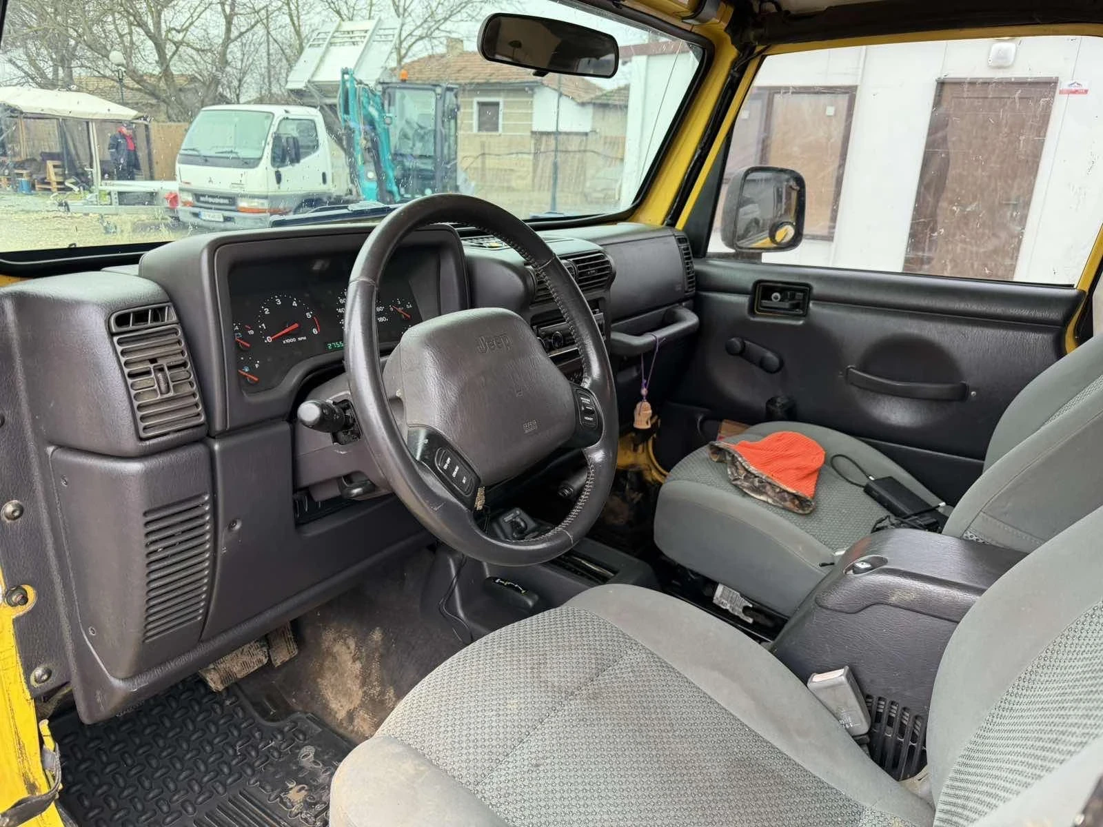 Jeep Wrangler 4.0 SPORT  - изображение 8