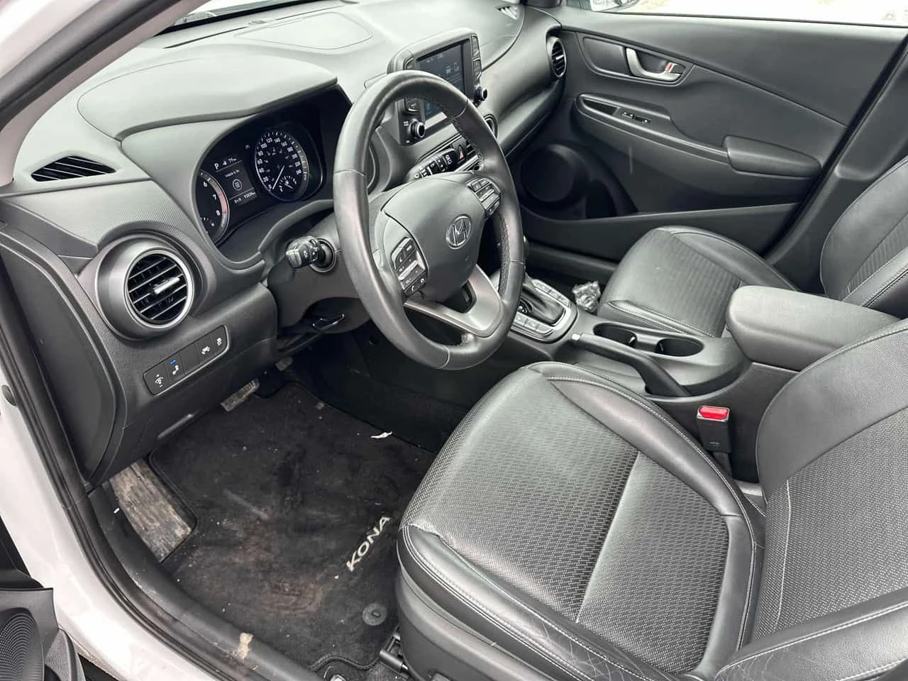Hyundai Kona * Luxury * PANO* KEYLESS* ПОДГРЕВ* , снимка 5 - Автомобили и джипове - 53896294