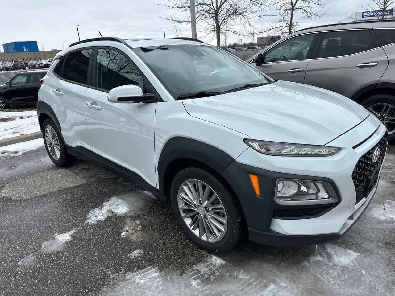 Hyundai Kona * Luxury * PANO* KEYLESS* ПОДГРЕВ* , снимка 2 - Автомобили и джипове - 53896294