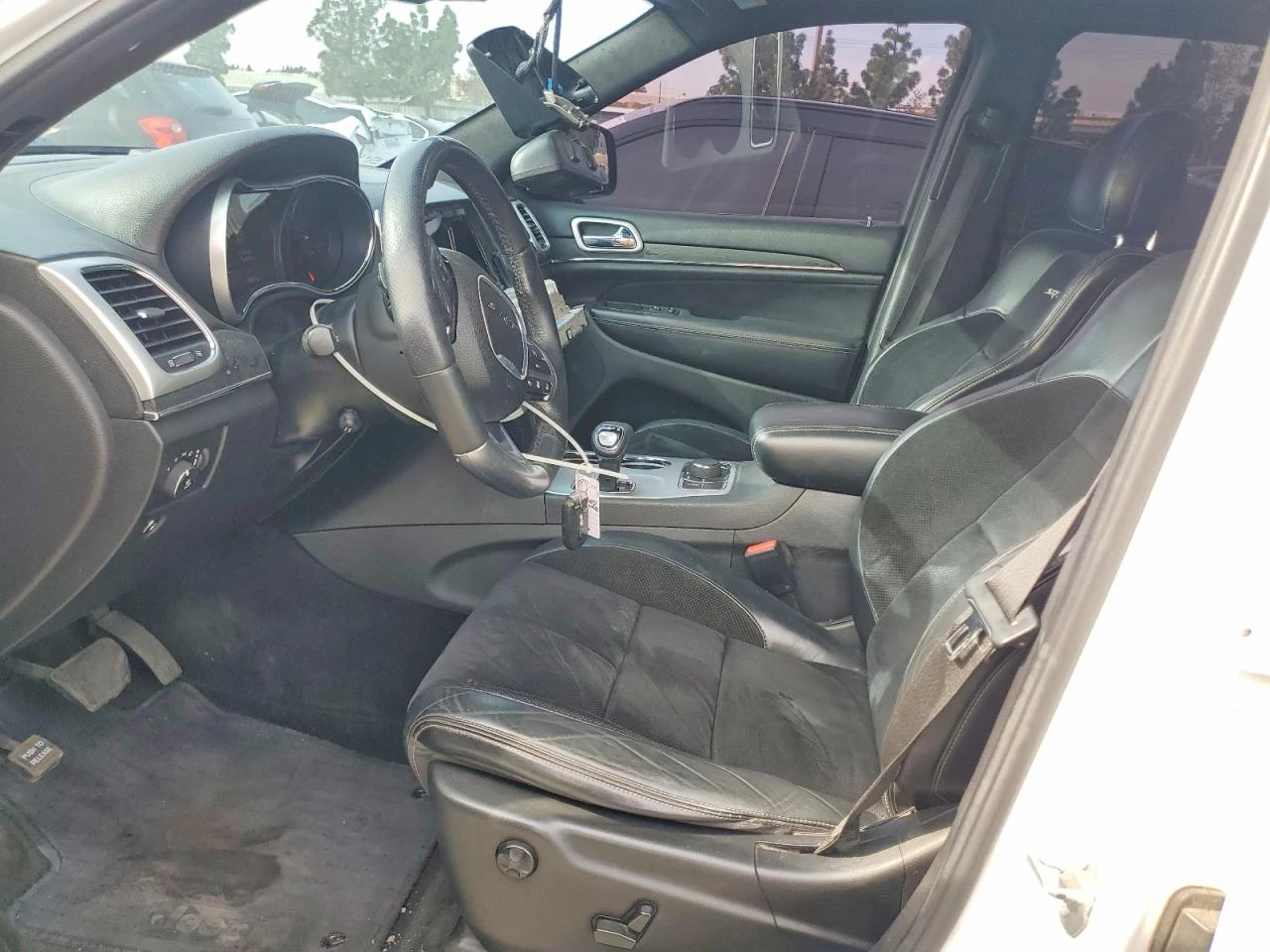 Jeep Grand cherokee SRT-8| DISTRONIC| 8ZF| H/K| ПАНО| , снимка 7 - Автомобили и джипове - 53959523