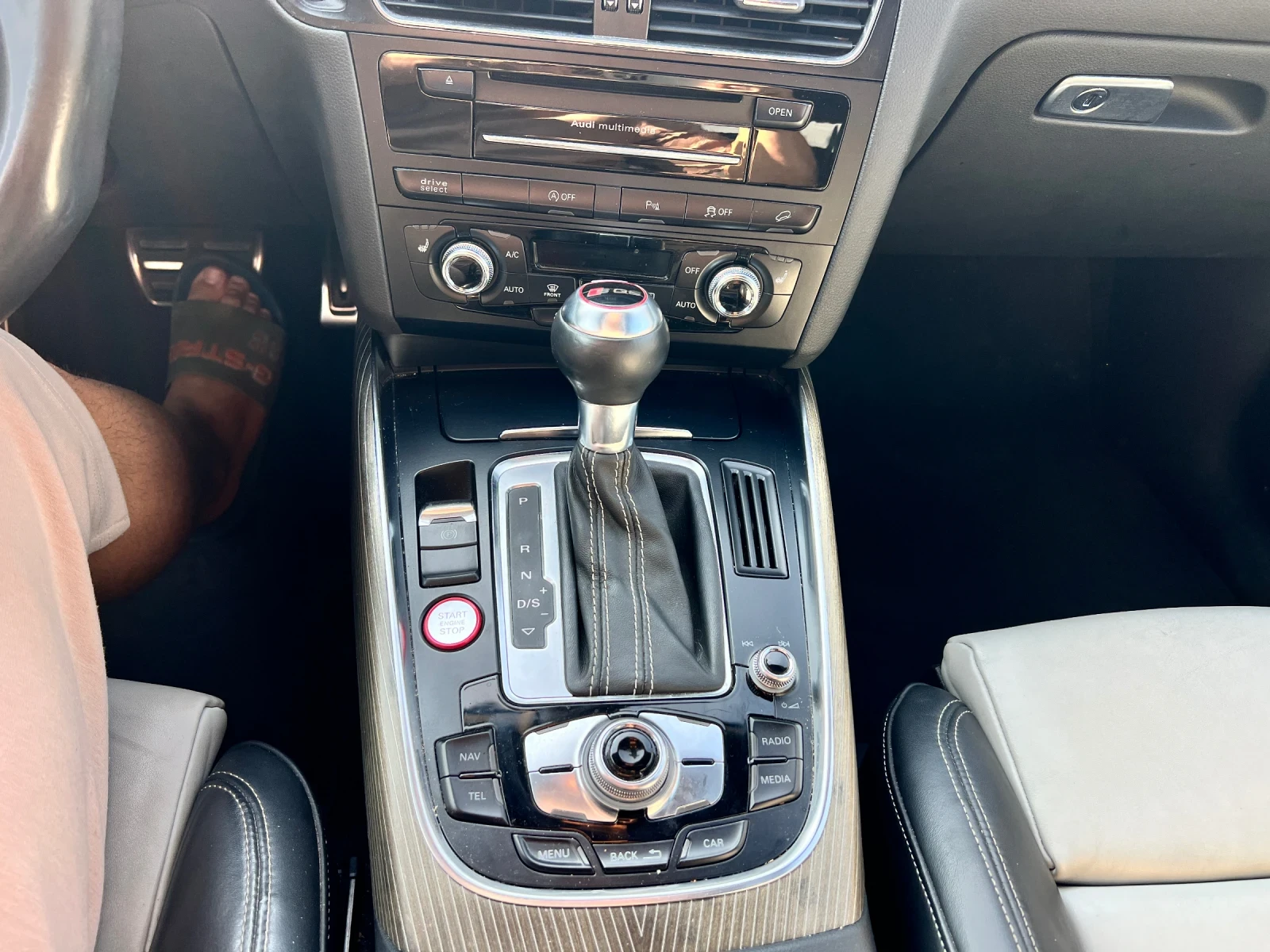 Audi SQ5 3.0BiTDi Quattro, PANO , Distronik, LaneAssist, снимка 13 - Автомобили и джипове - 54034583