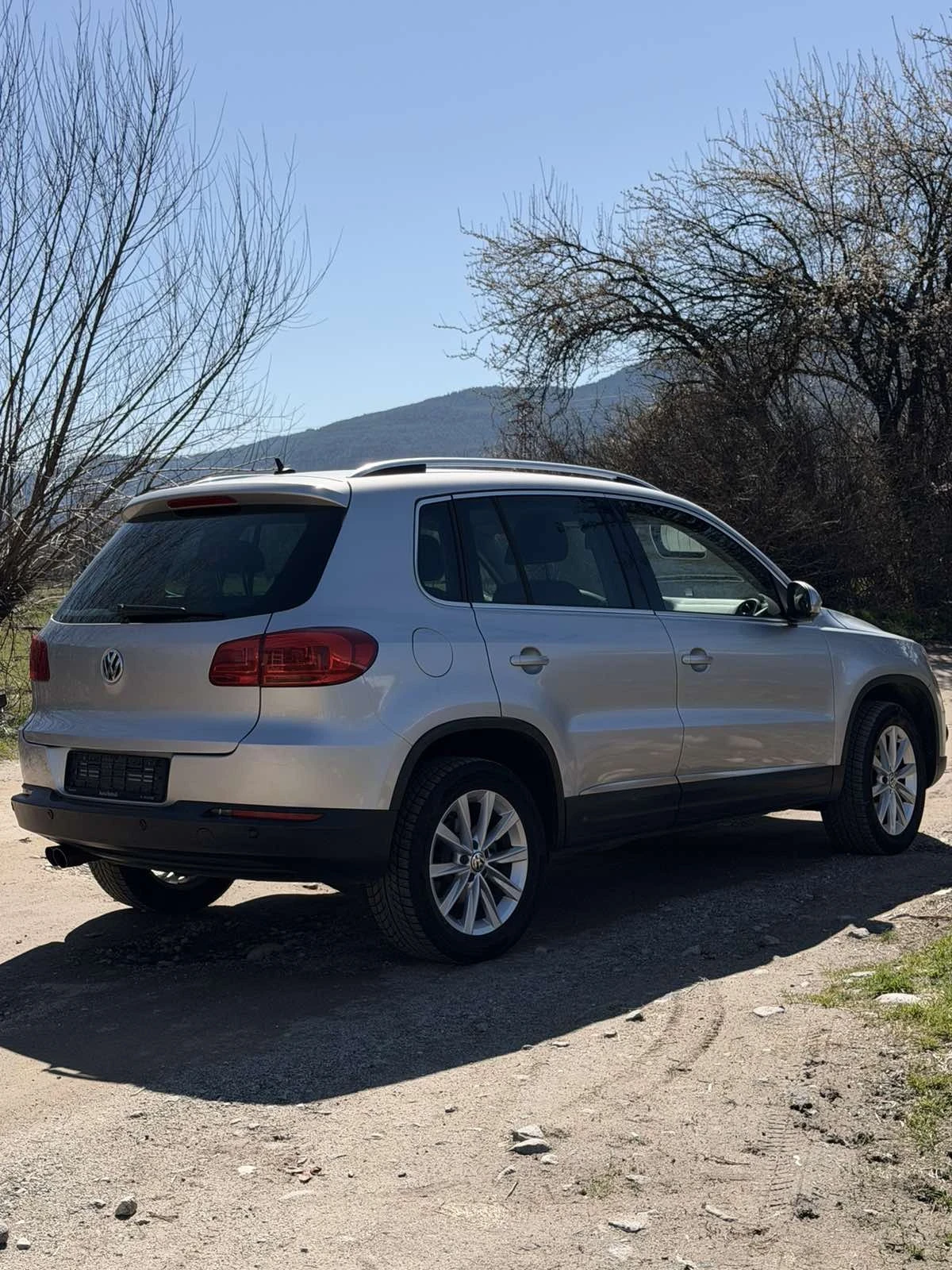 VW Tiguan, снимка 3 - Автомобили и джипове - 54111516