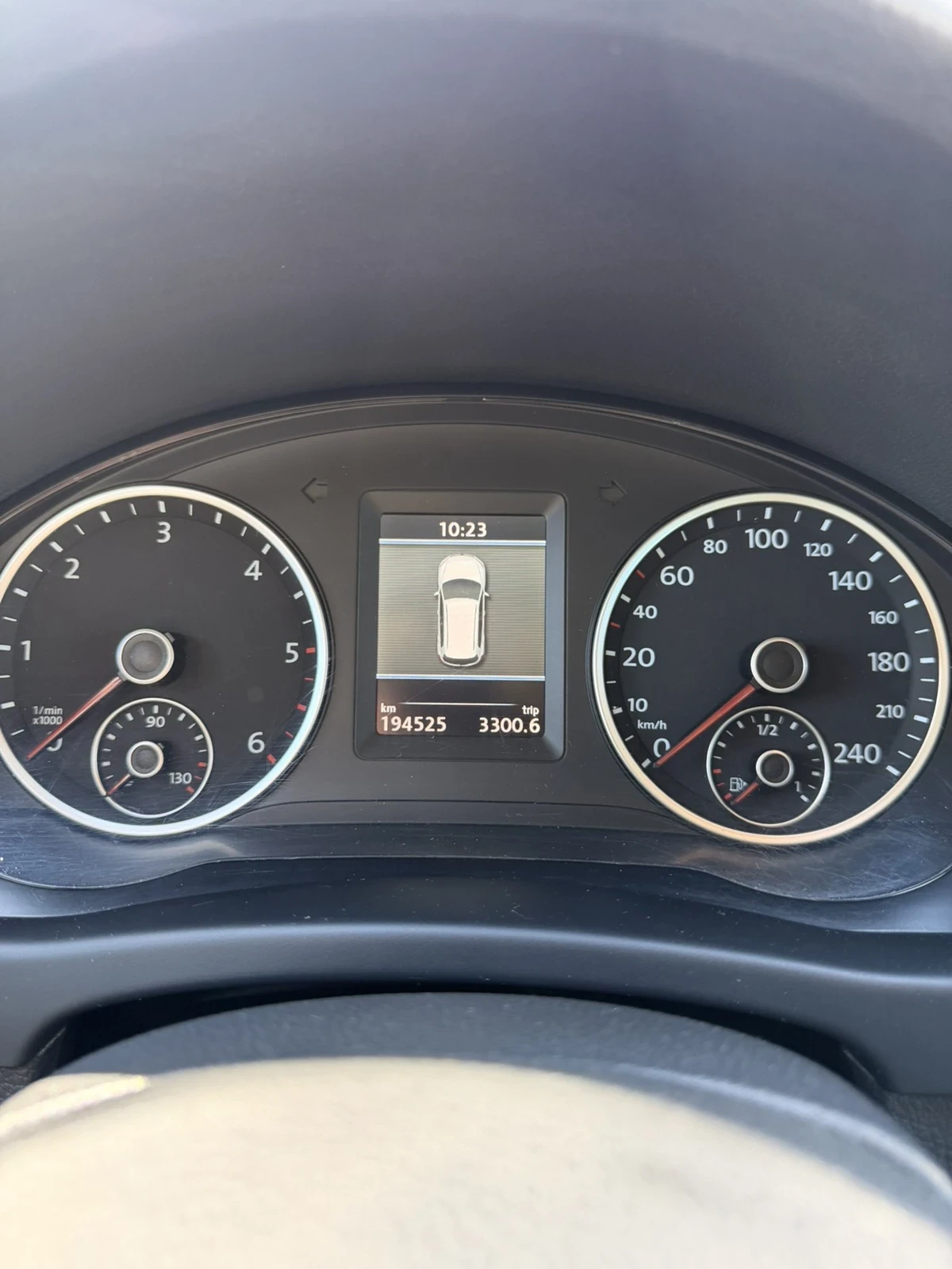 VW Tiguan, снимка 8 - Автомобили и джипове - 54111516