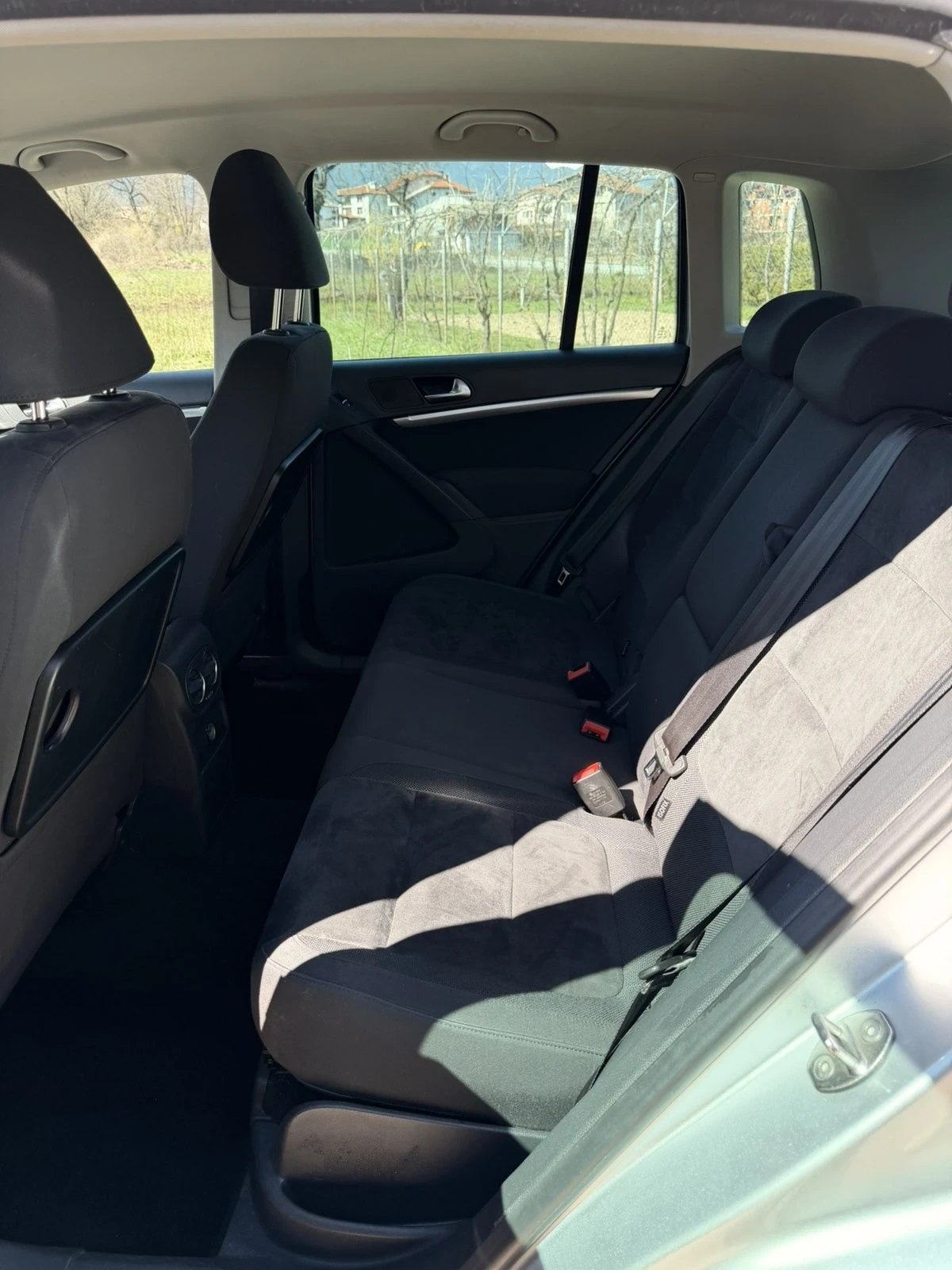 VW Tiguan, снимка 12 - Автомобили и джипове - 54111516