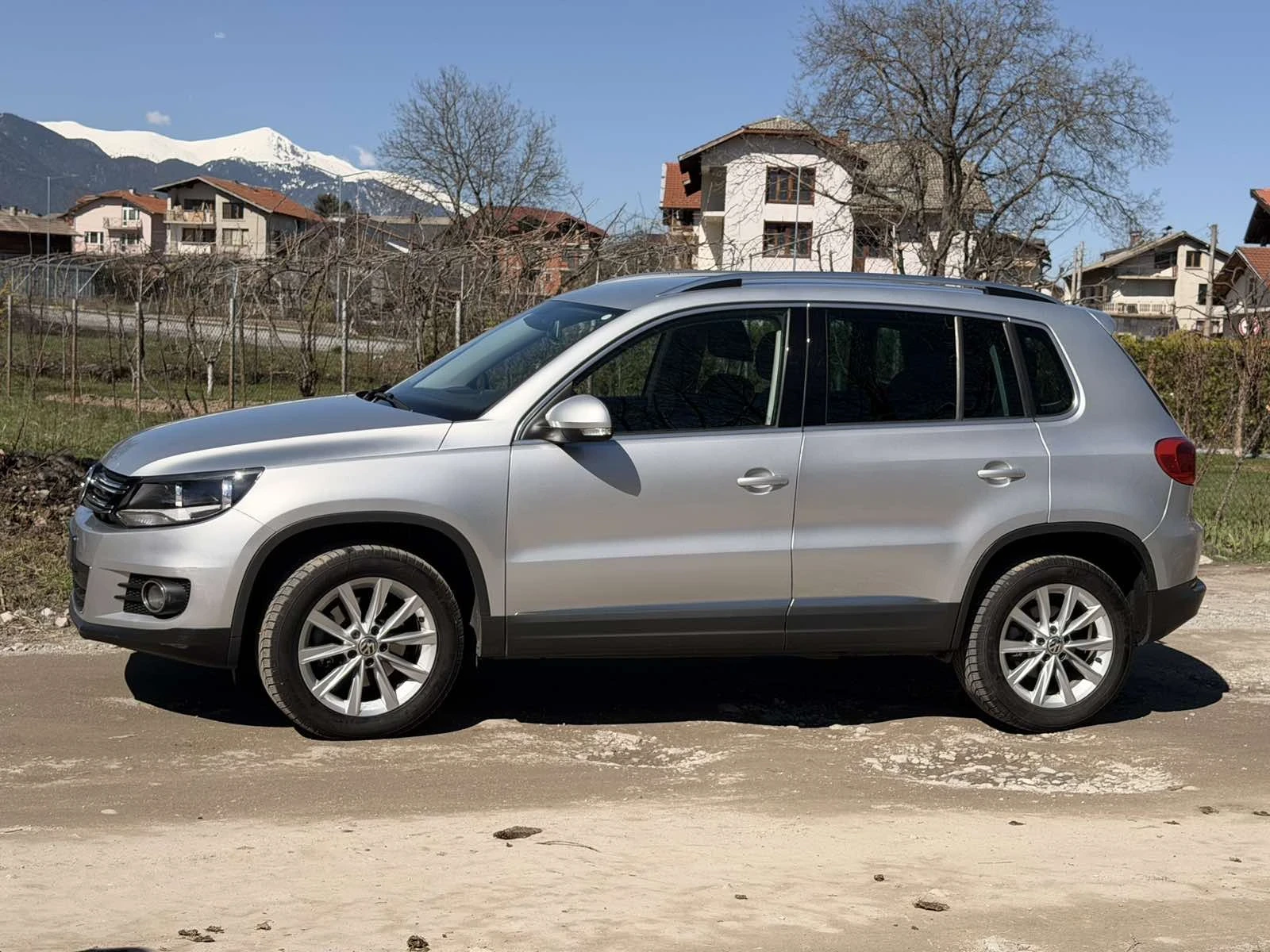 VW Tiguan, снимка 5 - Автомобили и джипове - 54111516