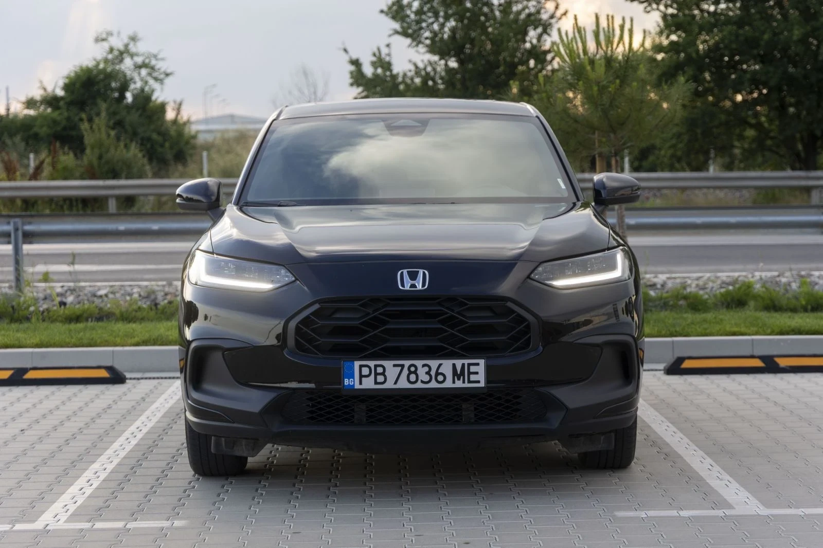 Honda Hr-v Sport AWD, снимка 2 - Автомобили и джипове - 54831732