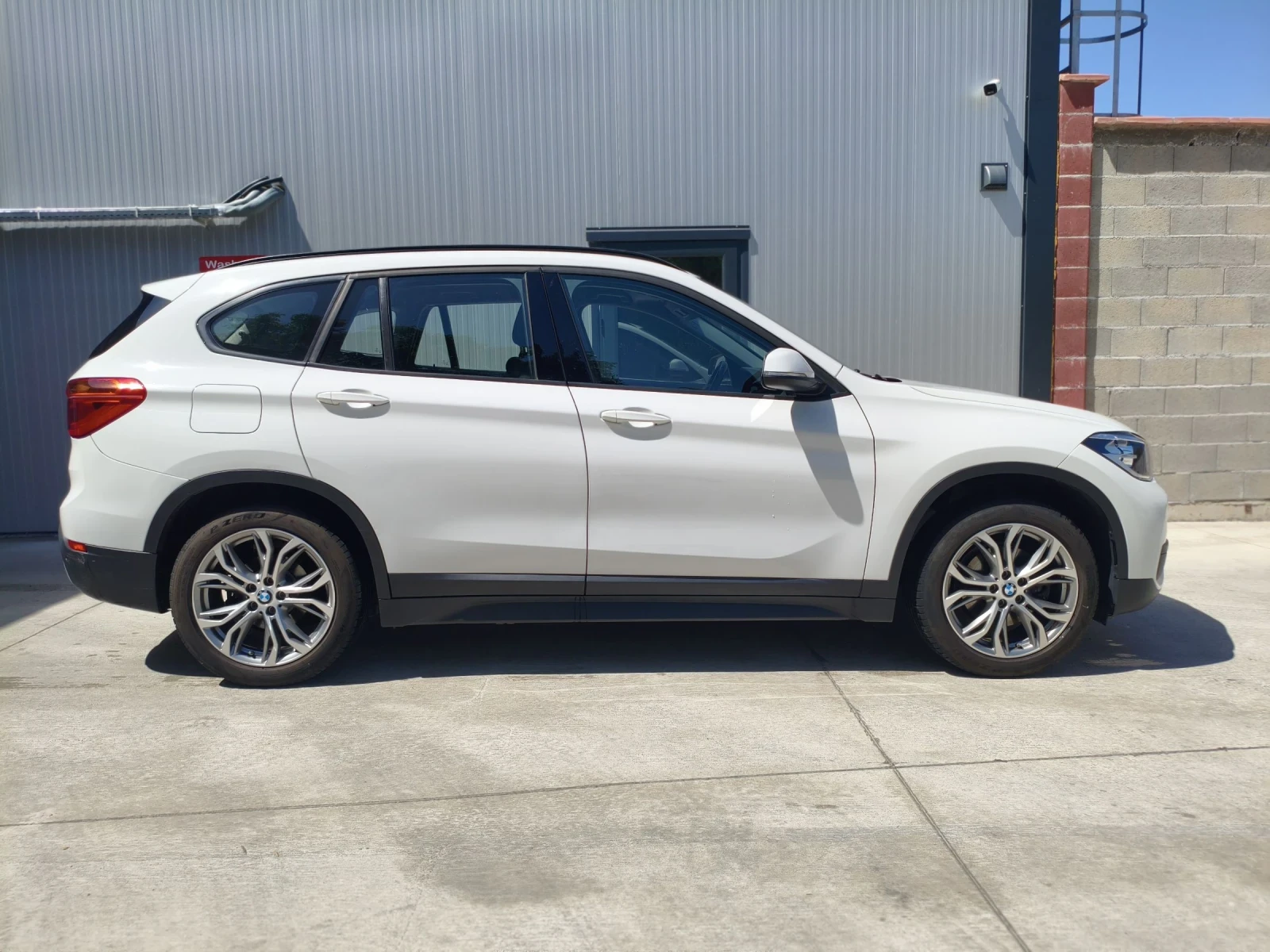 BMW X1, снимка 3 - Автомобили и джипове - 55103379
