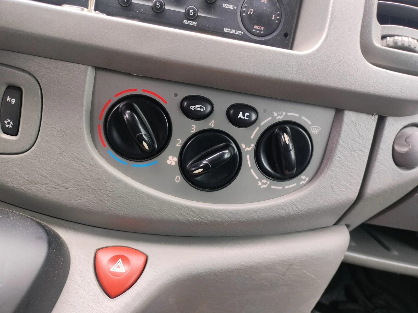 Renault Trafic 8+ 1 2.5 DCI 150 LONG - изображение 10