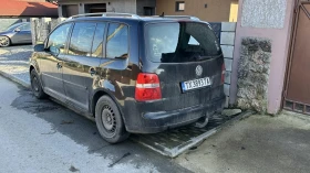 VW Touran 2.0 TDI, снимка 2
