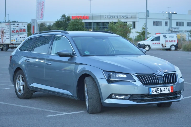 Skoda Superb 2.0 TDI / LED / CarPlay, снимка 1 - Автомобили и джипове - 47108179