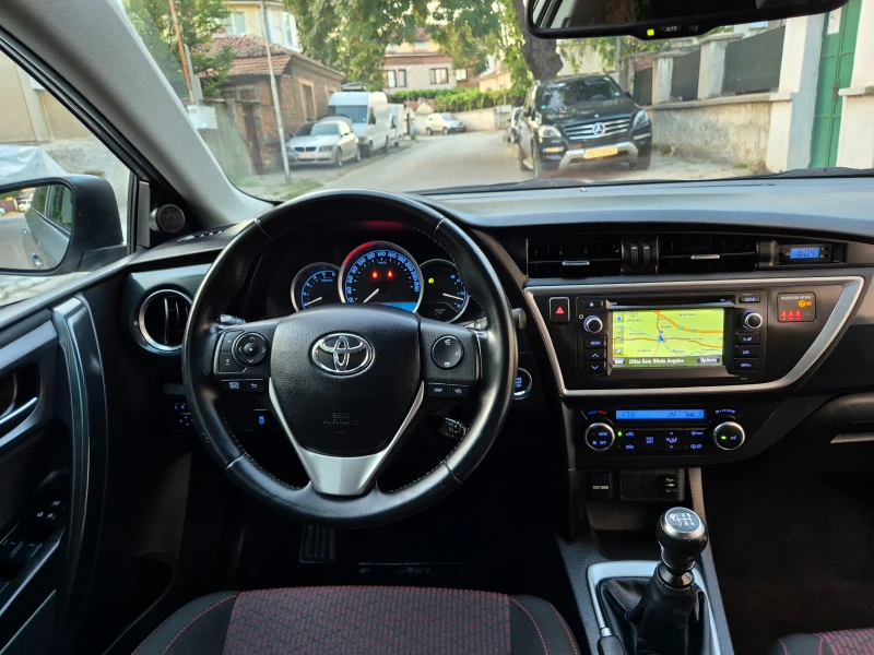 Toyota Auris 2.0D4D-нави-LED-6speed-japan, снимка 11 - Автомобили и джипове - 46911980