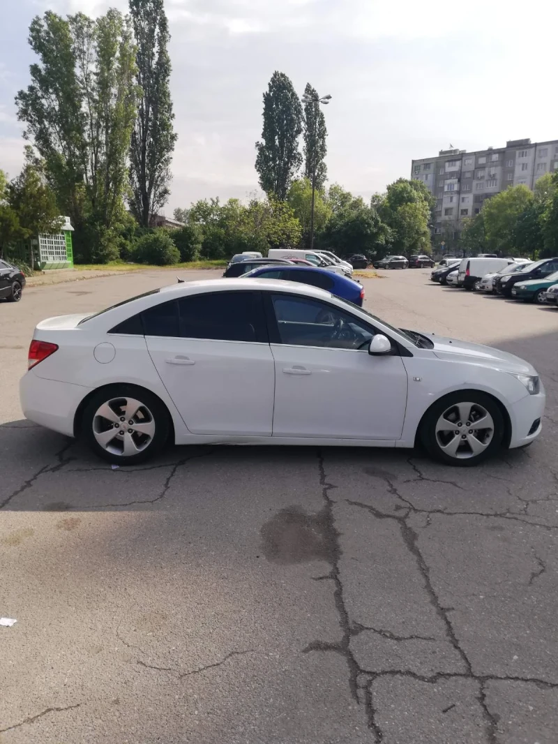 Chevrolet Cruze, снимка 4 - Автомобили и джипове - 47311998