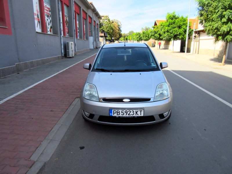 Ford Fiesta 1.4i, снимка 2 - Автомобили и джипове - 47509121