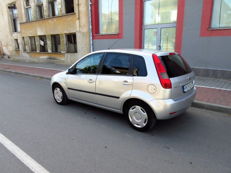 Ford Fiesta 1.4i, снимка 8 - Автомобили и джипове - 47509121