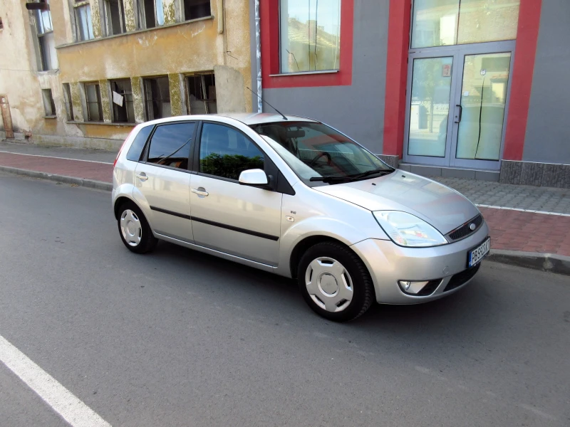 Ford Fiesta 1.4i, снимка 3 - Автомобили и джипове - 47509121