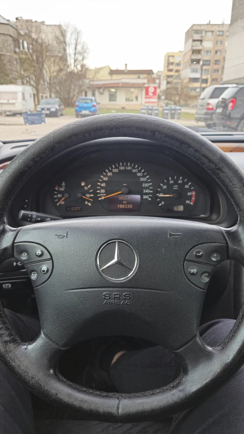 Mercedes-Benz CLK, снимка 5 - Автомобили и джипове - 48088502