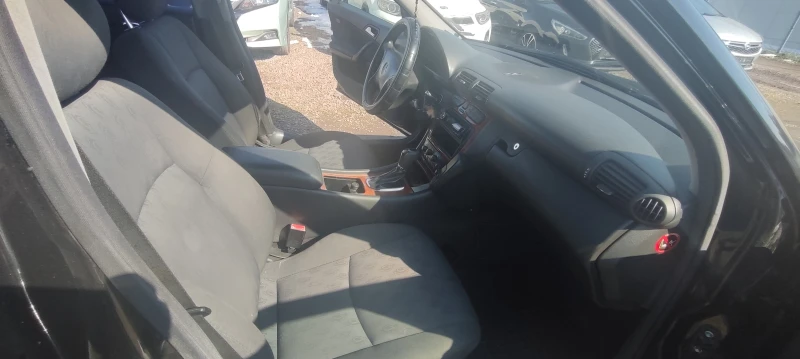 Mercedes-Benz C 220 2.2CDI-143к.с. Автоматик 2002г, снимка 9 - Автомобили и джипове - 49232980