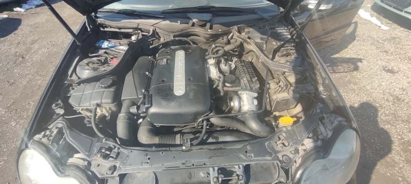 Mercedes-Benz C 220 2.2CDI-143к.с. Автоматик 2002г, снимка 12 - Автомобили и джипове - 49232980