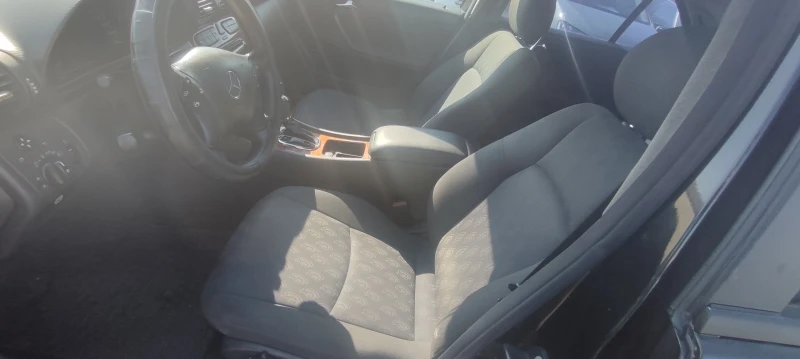 Mercedes-Benz C 220 2.2CDI-143к.с. Автоматик 2002г, снимка 7 - Автомобили и джипове - 49232980