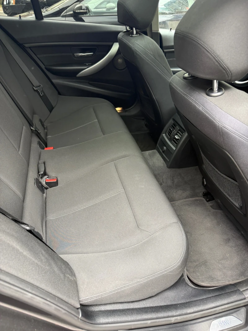 BMW 330 D xDrive Sport Line, снимка 9 - Автомобили и джипове - 52053501