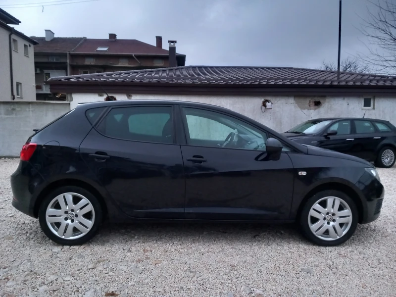 Seat Ibiza 1.4i 86кс Navi, снимка 3 - Автомобили и джипове - 52585575
