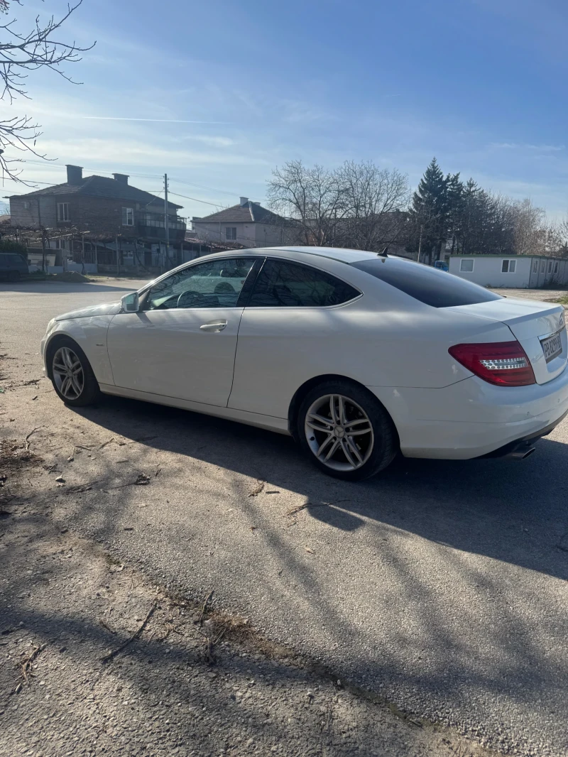 Mercedes-Benz C 220, снимка 3 - Автомобили и джипове - 52847967
