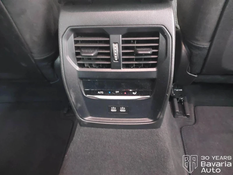 BMW 330 e M Sport Paket Sportautomatic, снимка 12 - Автомобили и джипове - 53095844