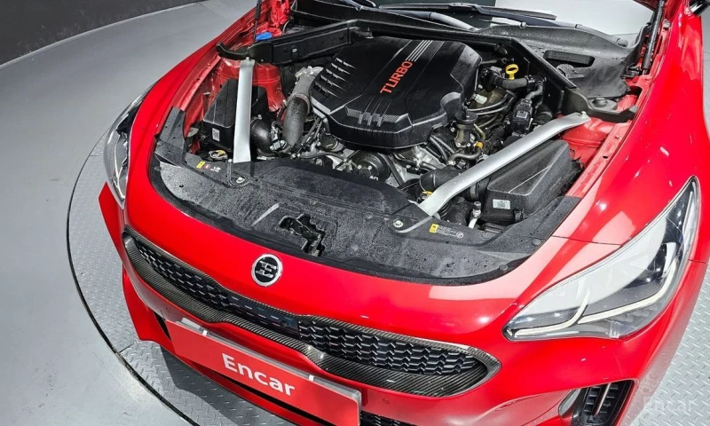 Kia Stinger, снимка 6 - Автомобили и джипове - 53270456