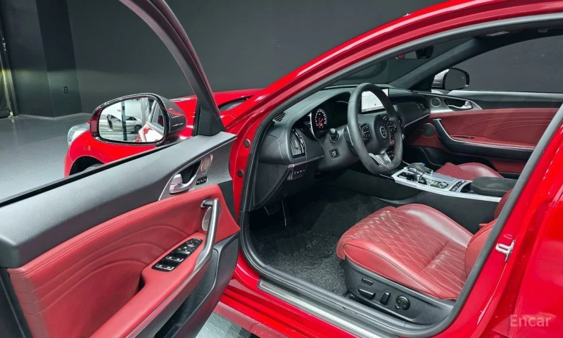 Kia Stinger, снимка 11 - Автомобили и джипове - 53270456