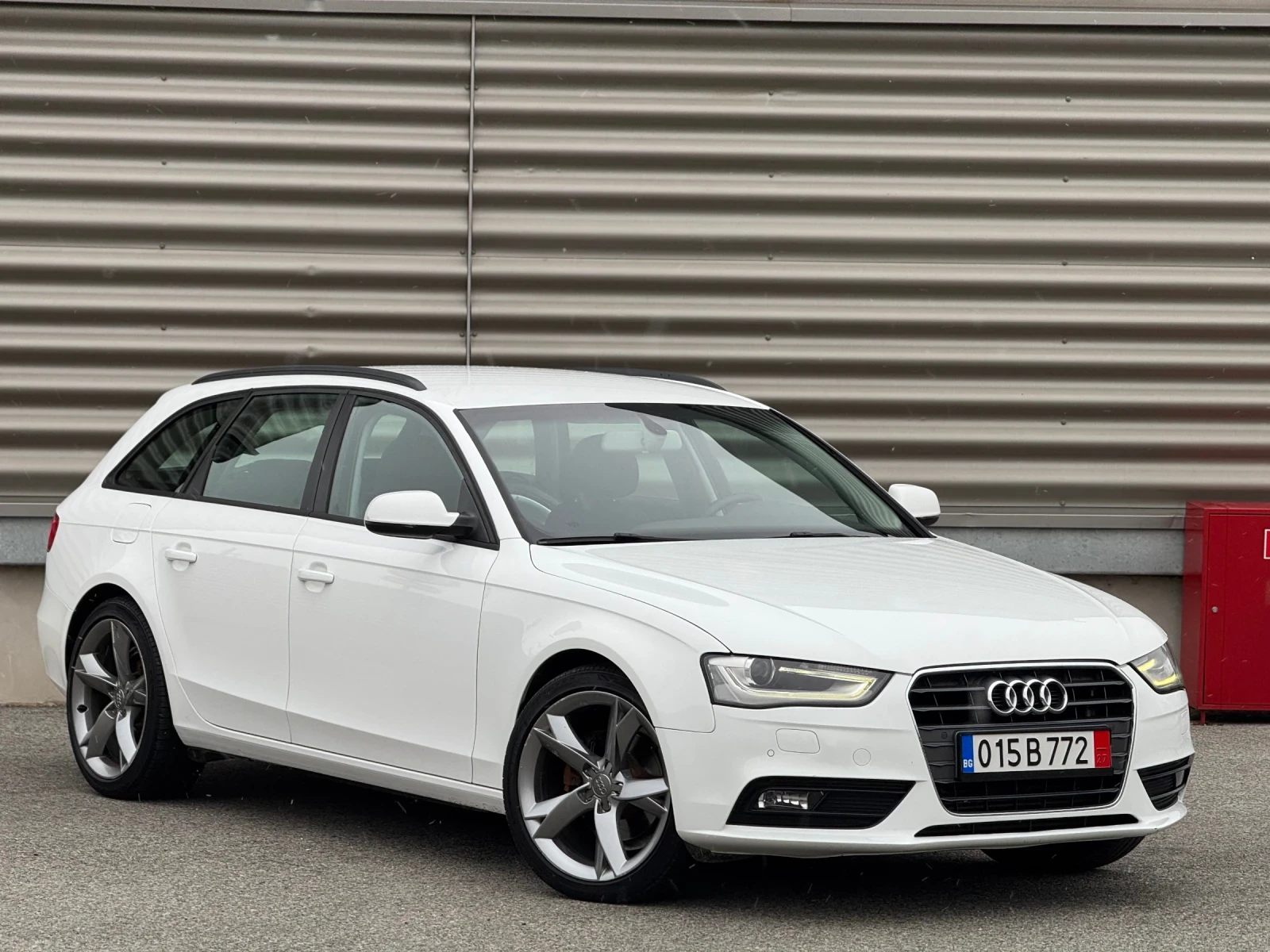 Audi A4 B8 FACELIFT 2.0 TDI 177 HP 2 ЧИФТА ДЖАНТИ С ГУМИ | Mobile.bg — изображение 1