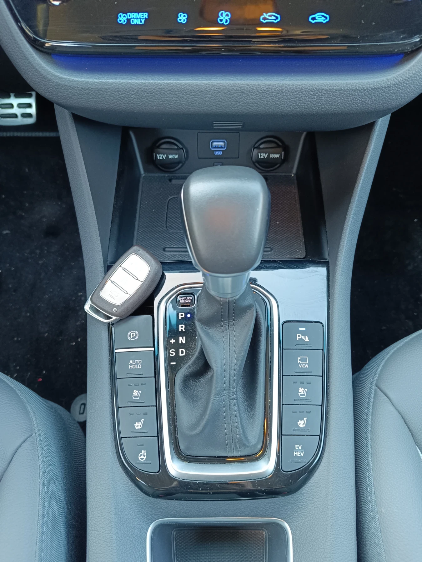 Hyundai Ioniq 1.6 Plug-in Hybrid  - изображение 6