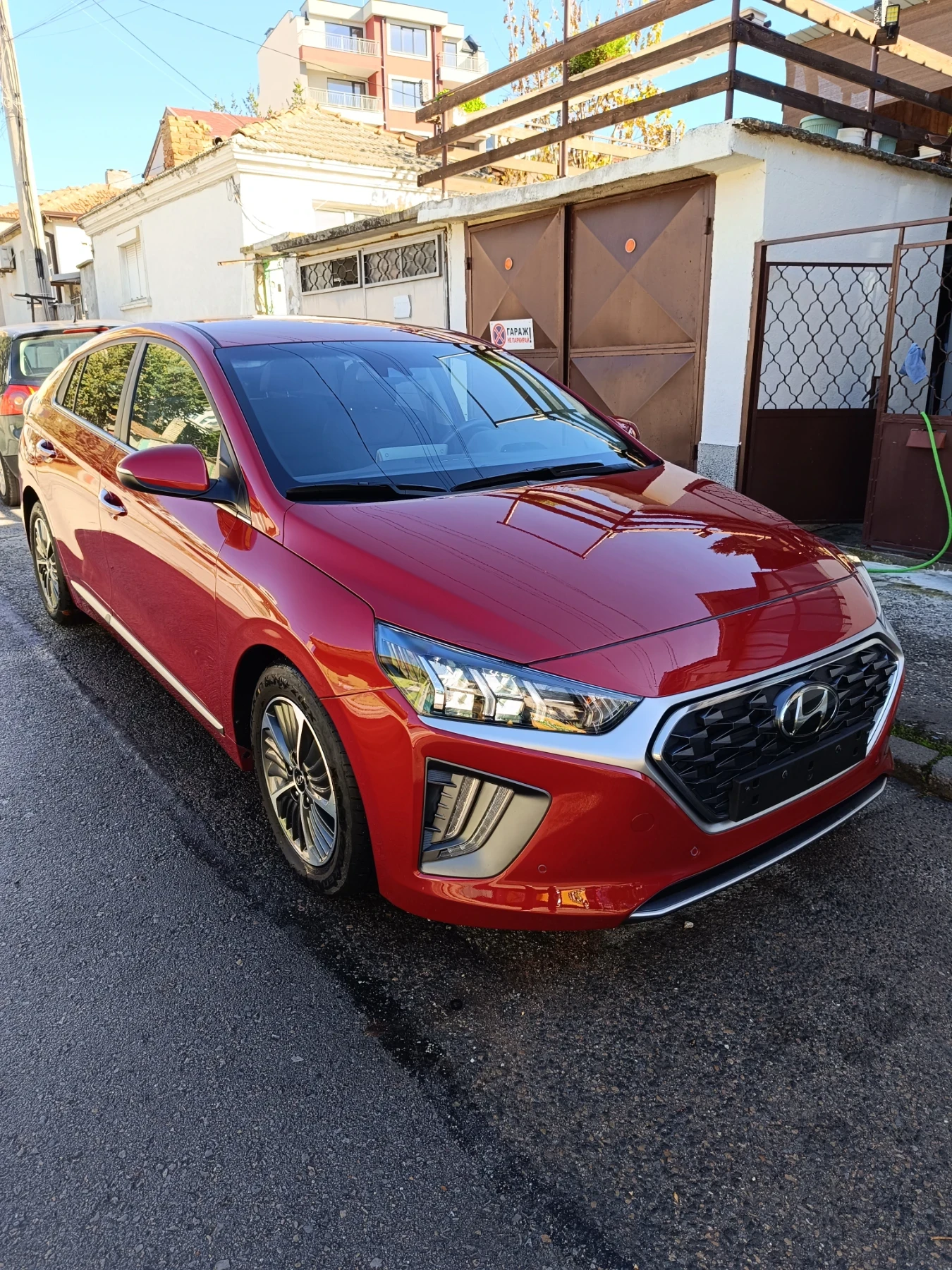 Hyundai Ioniq 1.6 Plug-in Hybrid  - изображение 2