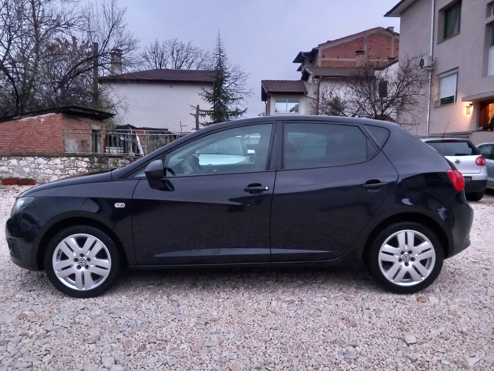 Seat Ibiza 1.4i 86кс Navi - изображение 7