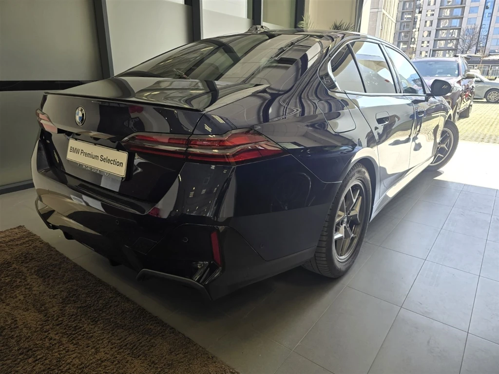 BMW 520 xDrive Sedan, снимка 2 - Автомобили и джипове - 53771188