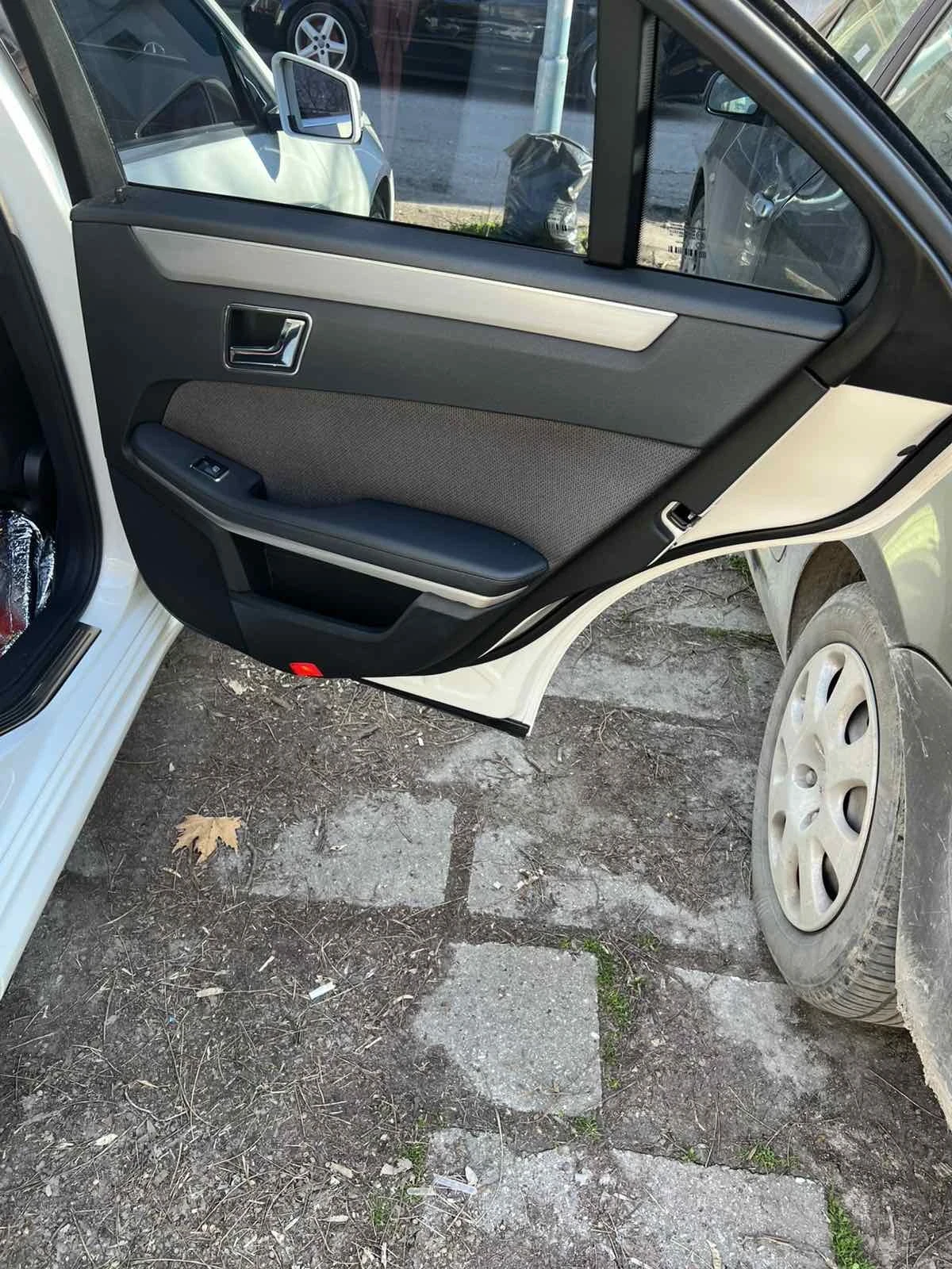 Mercedes-Benz E 350, снимка 11 - Автомобили и джипове - 53787497