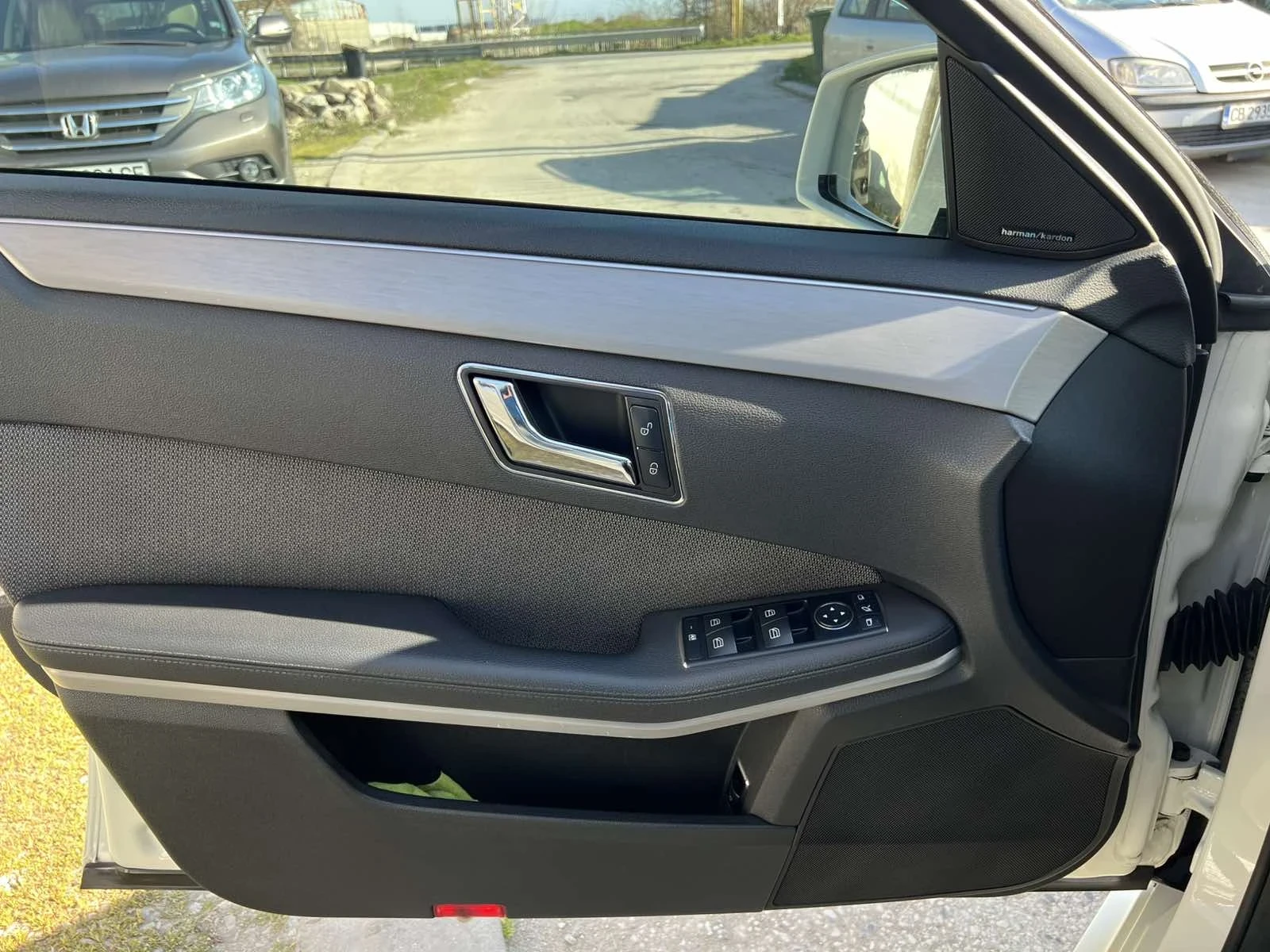 Mercedes-Benz E 350, снимка 12 - Автомобили и джипове - 53787497