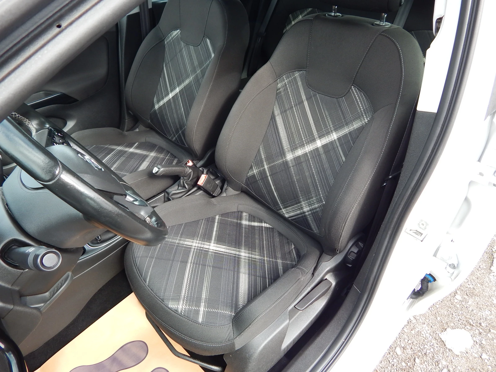 Opel Corsa 1.4i* EURO6* ГАЗ* , снимка 9 - Автомобили и джипове - 54090749