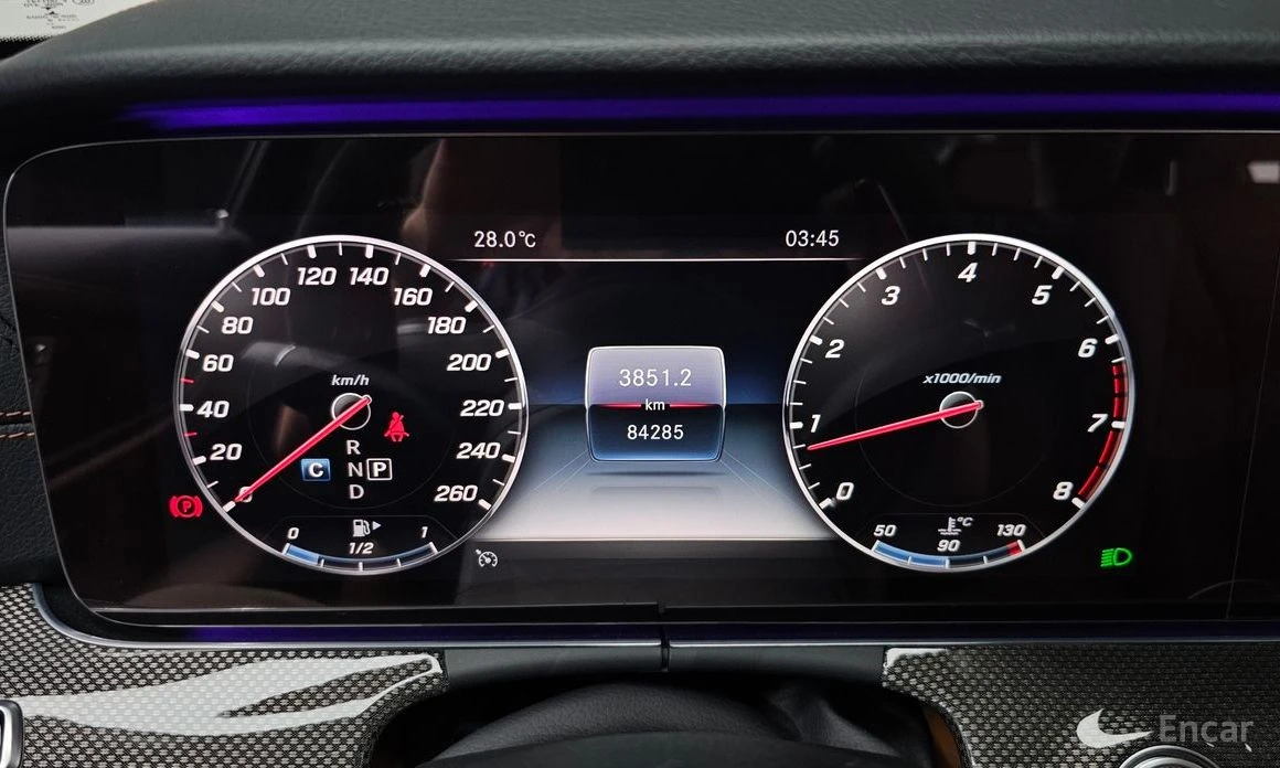 Mercedes-Benz E 300 * 4MATIC* AMG* КОЖА* ПОДГРЕВ* BURMESTER* FULL* ПАН, снимка 8 - Автомобили и джипове - 54129641