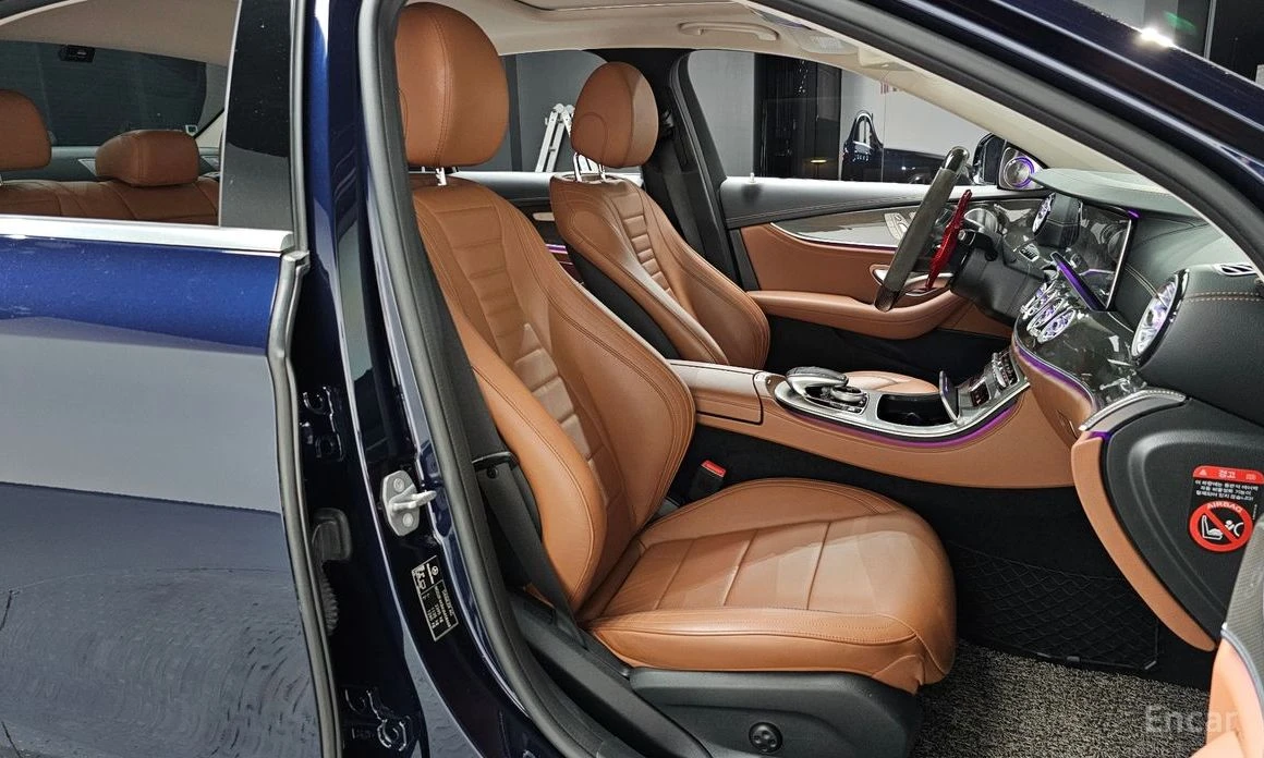 Mercedes-Benz E 300 * 4MATIC* AMG* КОЖА* ПОДГРЕВ* BURMESTER* FULL* ПАН, снимка 9 - Автомобили и джипове - 54129641