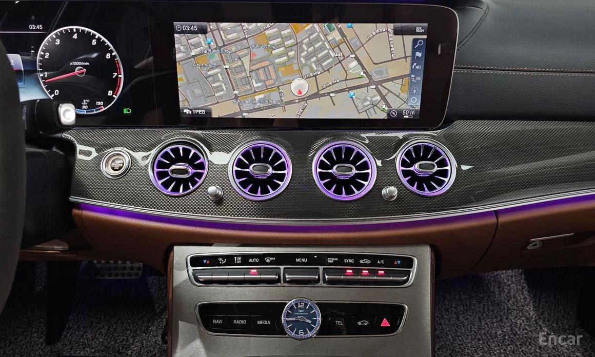 Mercedes-Benz E 300 * 4MATIC* AMG* КОЖА* ПОДГРЕВ* BURMESTER* FULL* ПАН, снимка 13 - Автомобили и джипове - 54129641